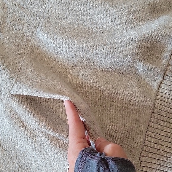 PLUSH HOODED SWEATER, Unisex - Picture 6 of 9